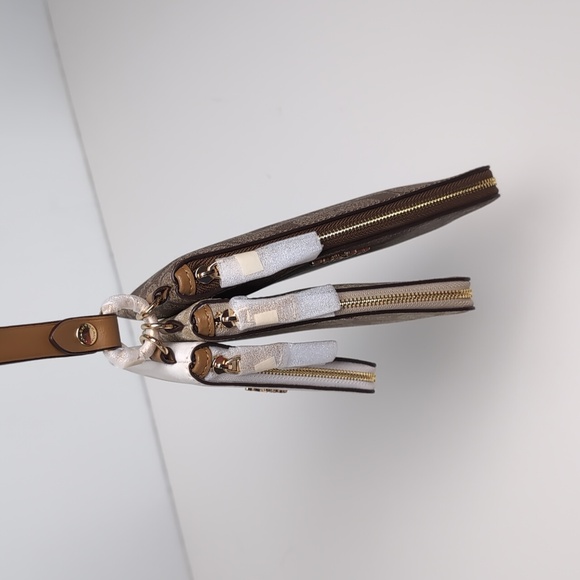 Coach CJ721 Corner Zip Trio In Signature Canvas Gold/Khaki Multi (Firm Price) - Picture 14 of 16